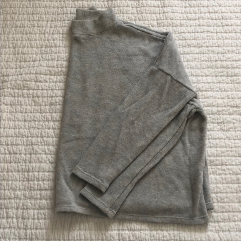 Light Gray crop top sweater